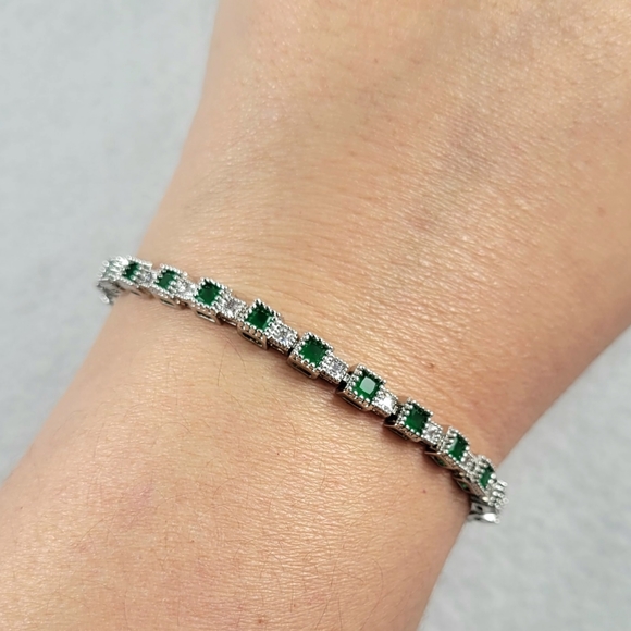 Emerald Tennis Bracelet - Picture 10 of 10